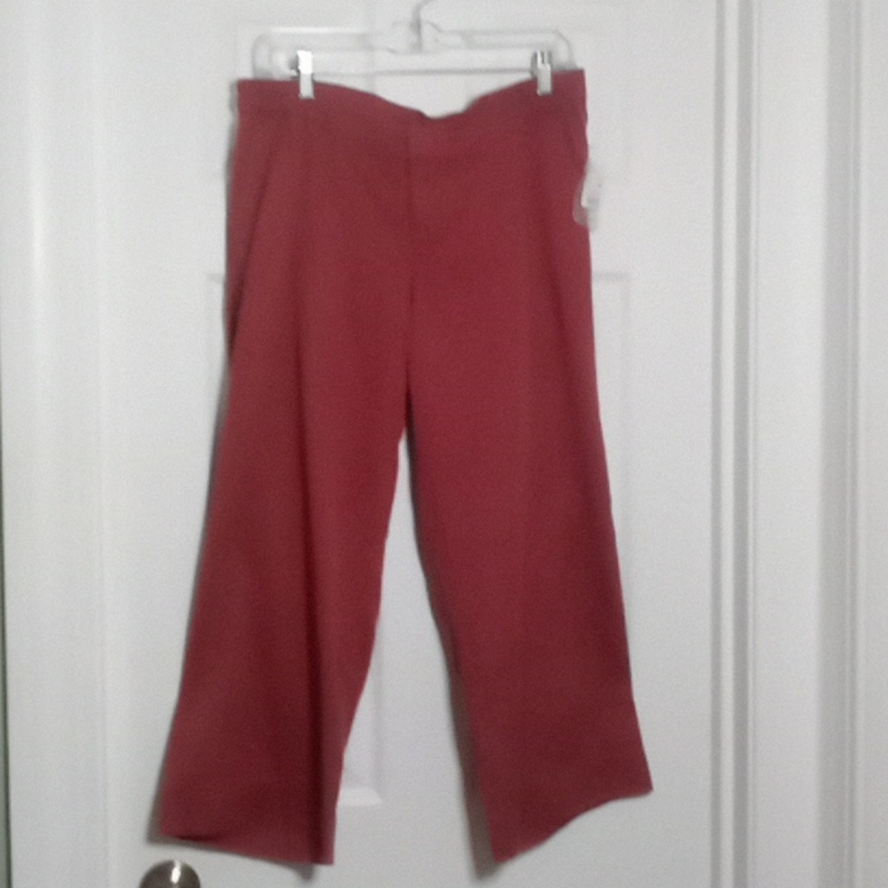 Maternity Pants A Pea In The Pod cropped Size Medium